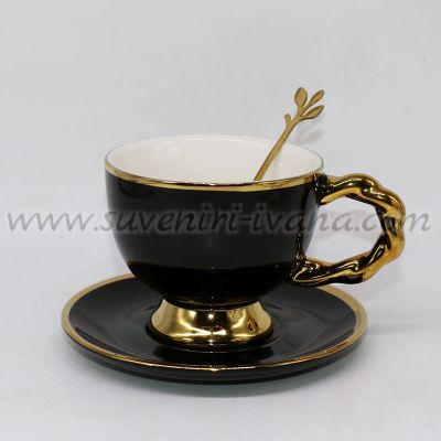 Комплект луксозна черна чаша със златиста дръжка и основа плюс чинийка и лъжичка