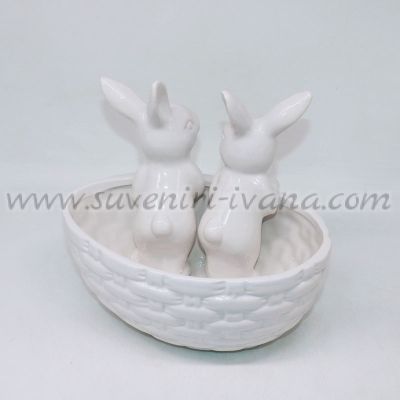декоративна керамична кошничка великденски зайчета
