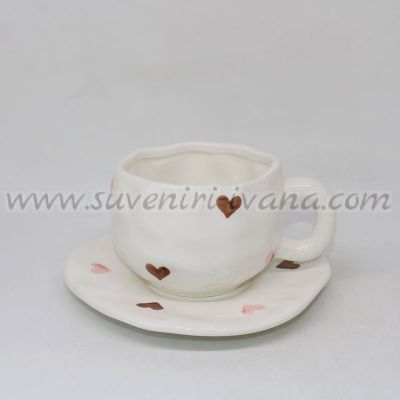 комплект чашка с чинийка на сърца