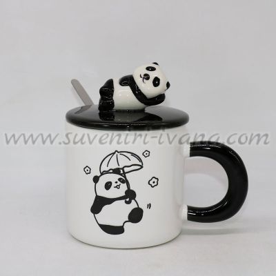 Керамична чаша с капак и лъжичка с 3D панда, модел четири