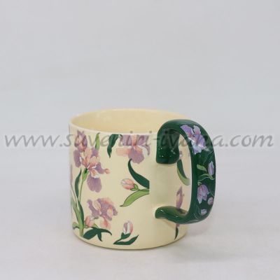 чаша с флорален принт и декорирана дръжка