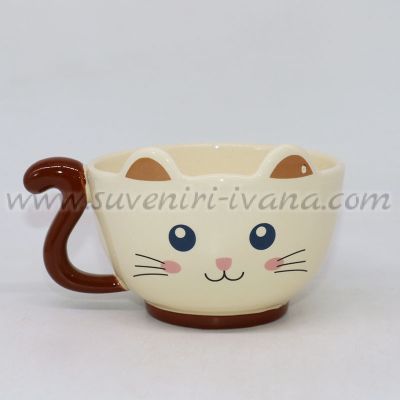 керамична чаша коте с уши и дръжка във формата на опашка и сладко лице