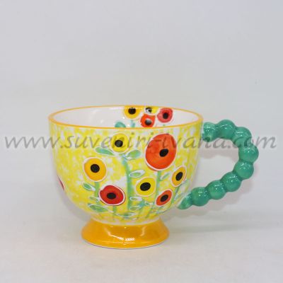 Керамична чаша с цветя и декоративна дръжка - модел две