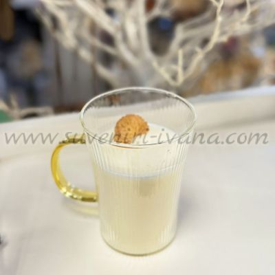 ароматна свещ с портокал и пачули в стъклена чаша