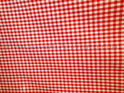 Плат червено и бяло на квадрати ширина142 см.