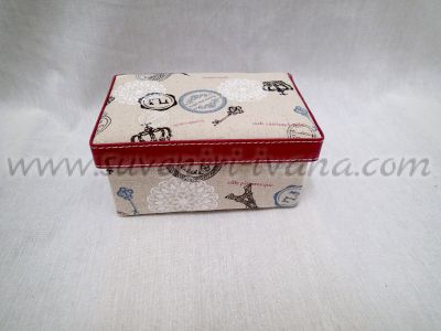 Подаръчна кутия от картон с текстилно покритие 16,5 х 11,0 х 8,0 см.