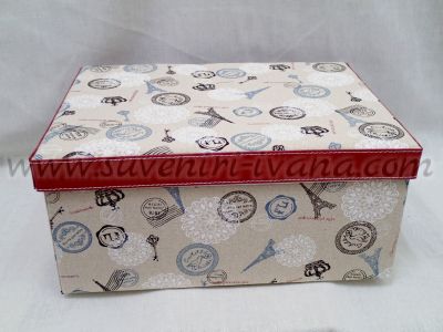 Кутия от твърд картон с покритие от ленено-памучен плат 36,0 х 27,0 х 16,5 см.