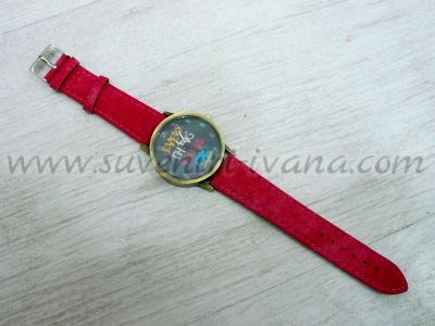 ръчен часовник с червена каишка
