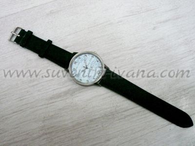 ръчен часовник с черна каишка
