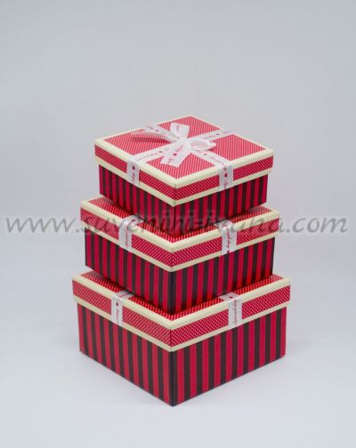 картонена кутия за подаръци